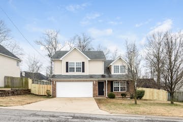 915 Lavergne Ln La Vergne, TN 37086